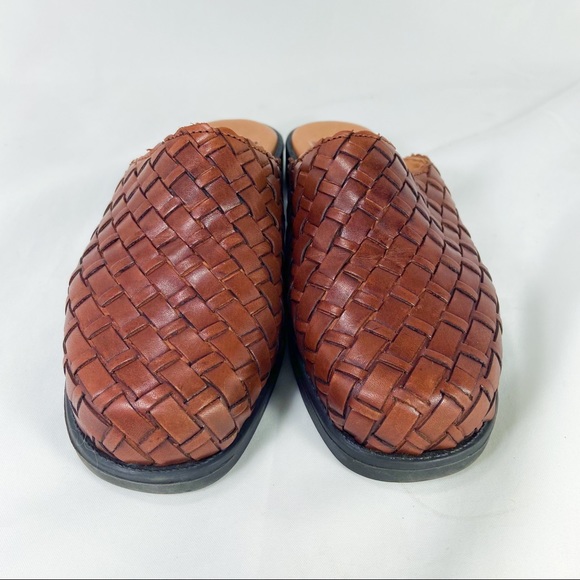 decoys Shoes Decoys By Auditions Woven Leather Slip On Slide Closed